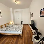 Jezerka - Free Parking - Easy Access To Center * Praha