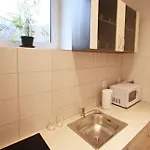 Jezerka - Free Parking - Easy Access To Center * Praha