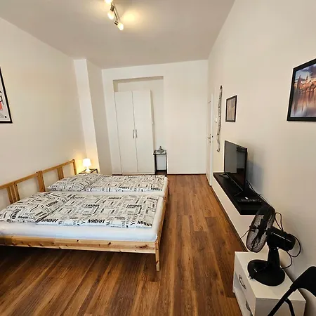 Jezerka - Free Parking - Easy Access To Center * Prag