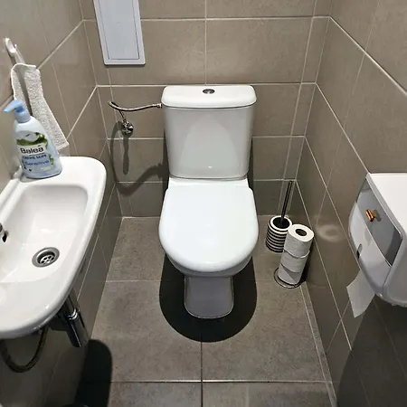 Jezerka - Free Parking - Easy Access To Center * Prag
