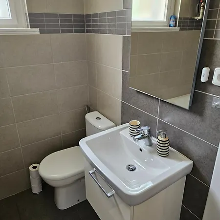 Appartamento Jezerka - Free Parking - Easy Access To Center Praga