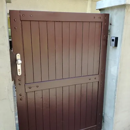 Jezerka - Free Parking - Easy Access To Center Appartamento Praga